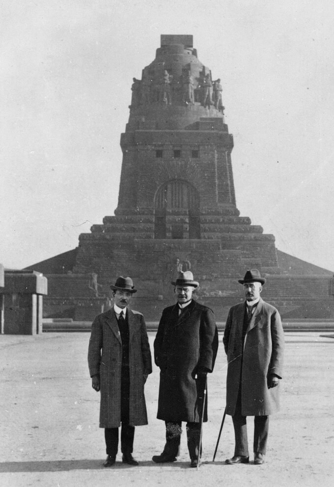 Tsunesaburo Shimadzu (left), in front of the Monument to the Battle of the Nations in Leipzig, Germany (October 1923)