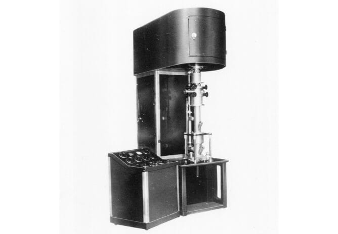 the first domestically-produced electron microscope