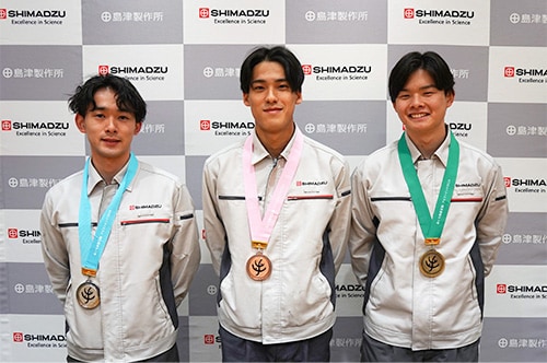 De gauche à droite : Seiji Soga, Kazushi Nakada et Ko Tanioka