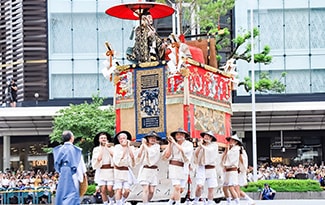 Shimadzu Group Employees Participated as Volunteers in the 2024 Gion Festival