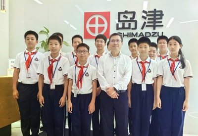 Students from Shanghai Ganquan Foreign Language Middle School learning Japanese as their first foreign language