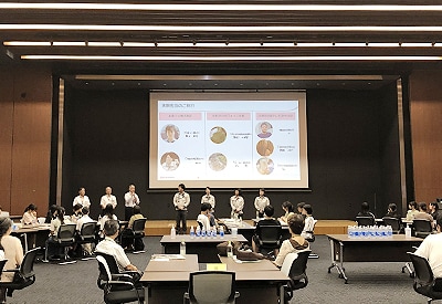 Los instructores eran empleados con diversas carreras en ciencias (ingeniería).