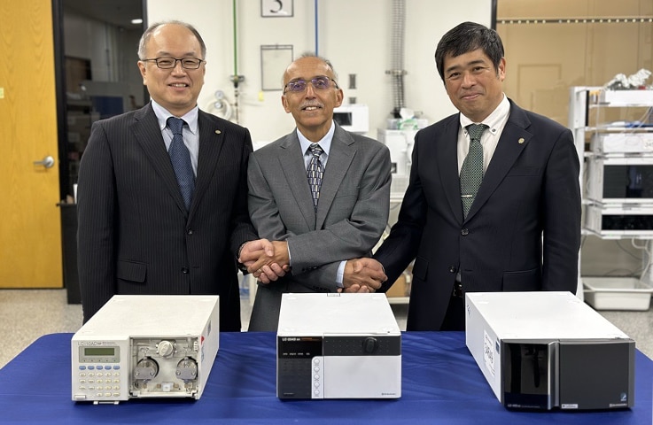 From the left is Yoshiaki Maeda, President of SSI, Z. El Fallah, founder and President of Zef Scientific Inc., and Masami Tomita, General Manager, Analytical & Measuring Instruments Division, Shimadzu Corporation